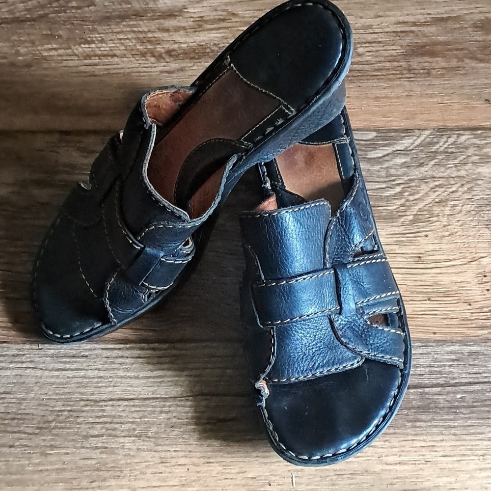 BORN Leather Mules Sandal Black Woven  Size 8 (EU 39)